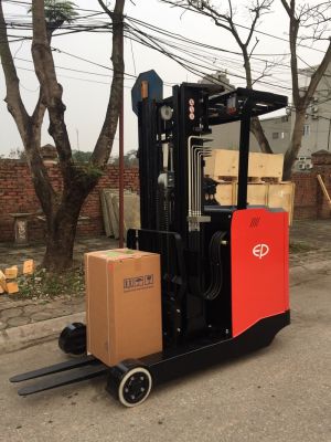 XE NÂNG REACH TRUCK ĐỨNG LÁI EP 1.5 TẤN CQD15S