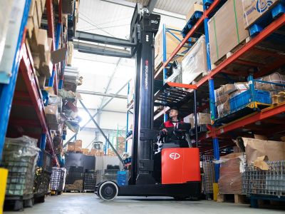 XE NÂNG ĐIỆN REACH TRUCK NGỒI LÁI CQD16/20RV(F)(H)