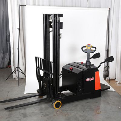 XE NÂNG REACH TRUCK ĐỨNG LÁI CQE12/15R